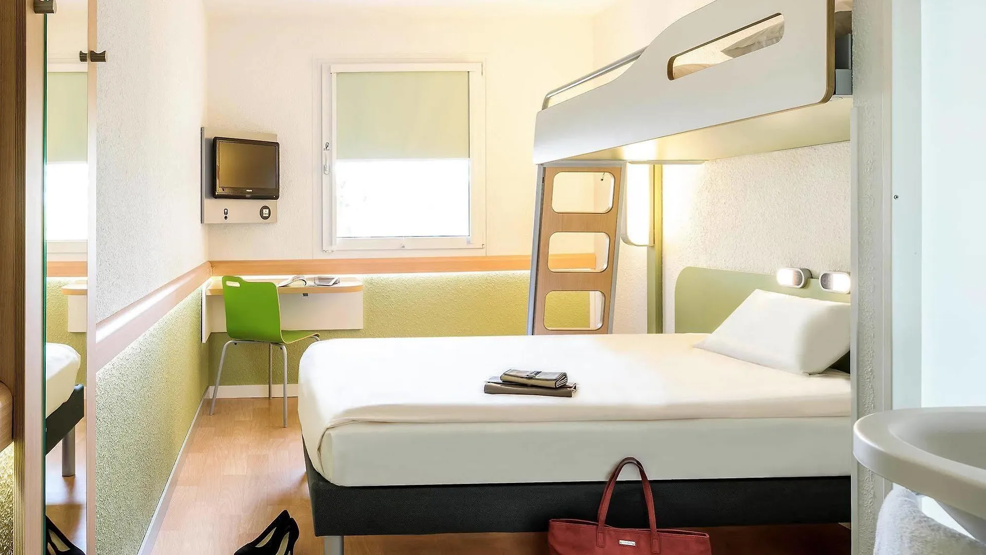 Ibis Budget Lorient Hennebont Hotel